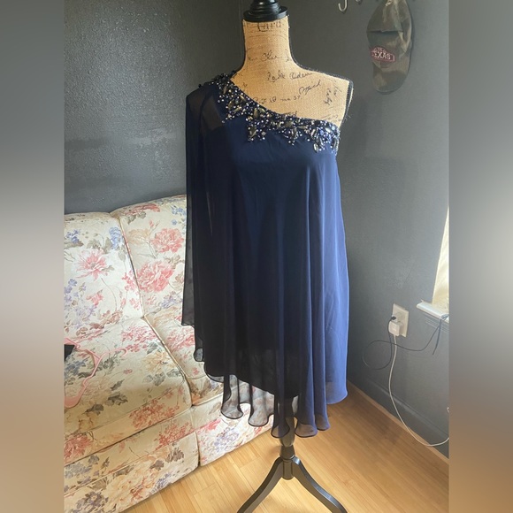 Cache Elegant Dress - Picture 2 of 4